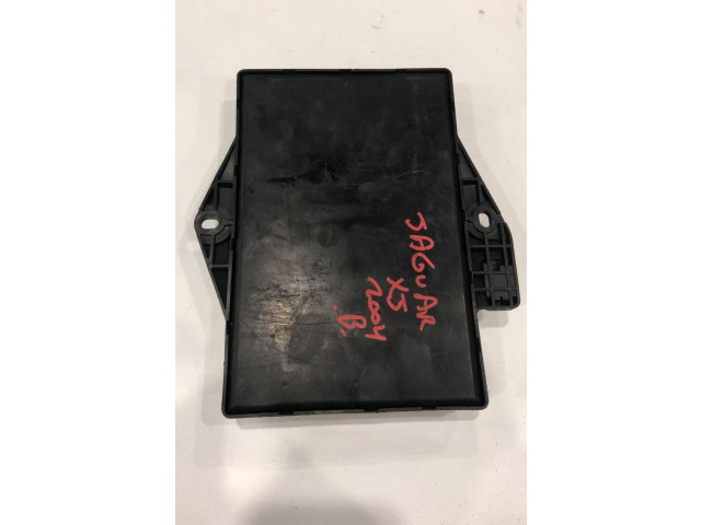 Блок предохранителей Jaguar XJ X350