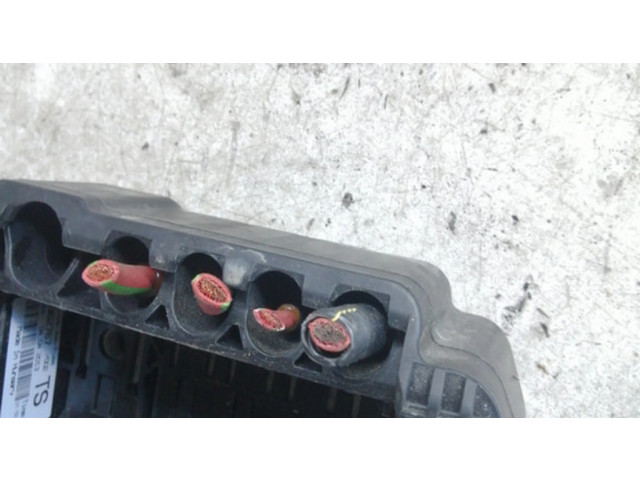 Блок предохранителей 525230582, 13362767 Opel Meriva B