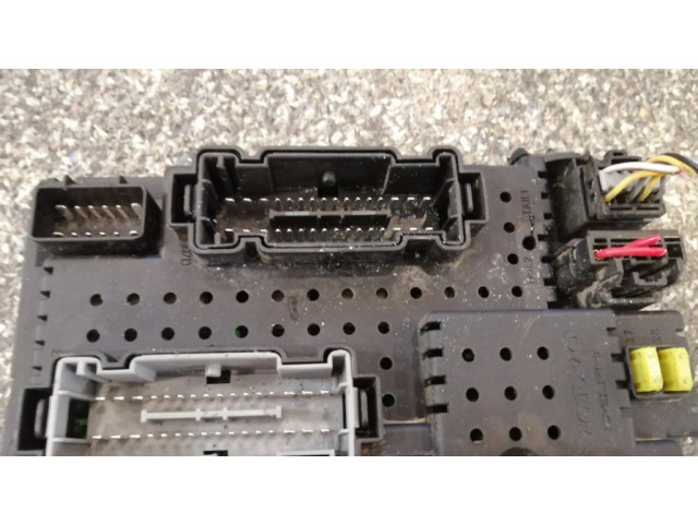 Блок предохранителей 8645364, 518323019   Volvo V70    
