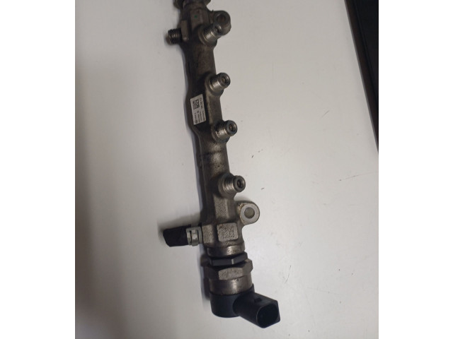 Топливная рампа 04L089B   Volkswagen PASSAT B8  