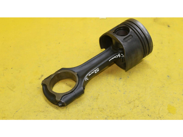 Píst Mercedes-Benz C W203