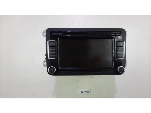 Радио/ проигрыватель CD/DVD / навигация