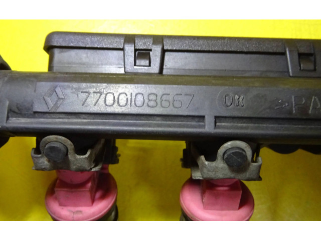 Топливная рампа 7700108667, 7700109066 Renault Clio II