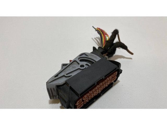 Штекер разъема модуля АБС