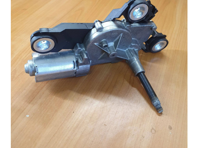 Моторчик заднего дворника 30763683, 0390201823    Volvo V50