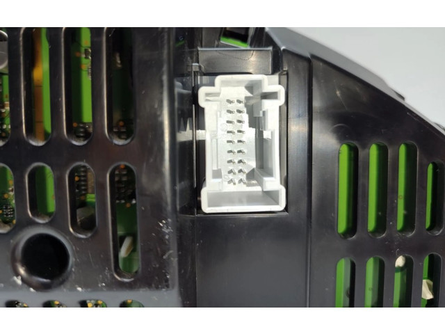 Přístrojová deska Mercedes-Benz C W204 2012 A2049004609