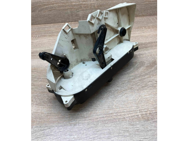 Блок управления климат-контролем MB947678, 9041704687 Mitsubishi Carisma