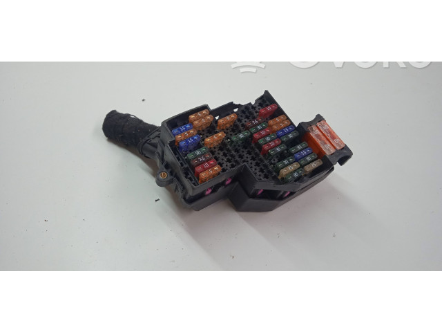 Pojistková skříňka 7P0941828C Volkswagen Touareg II 2012