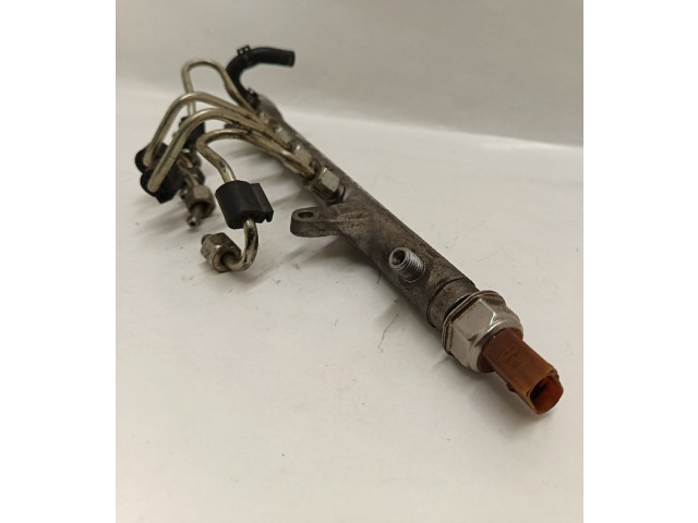 Топливная рампа 03L130089B   Volkswagen Golf VI  