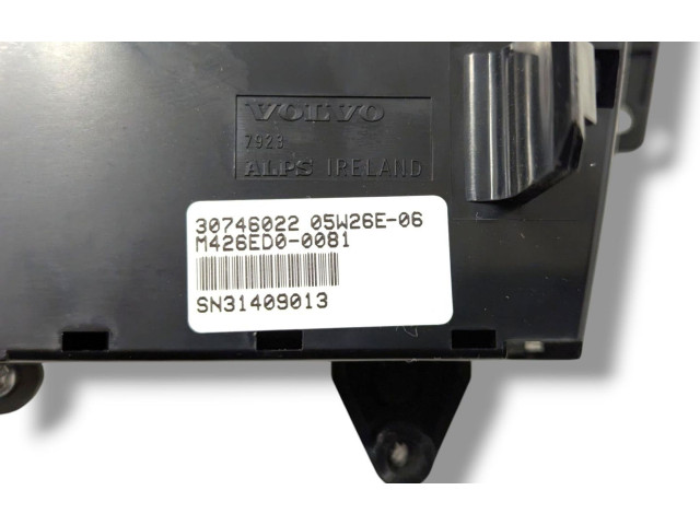 Блок управления кондиционером 30746022 Volvo V70