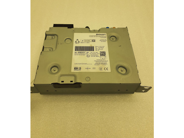 Радио/ проигрыватель CD/DVD / навигация