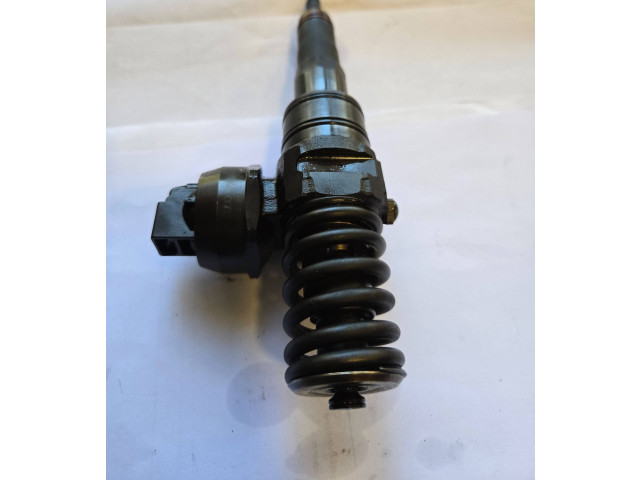 Форсунка 038130073bq    Volkswagen PASSAT B6   