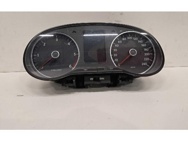 Přístrojová deska Volkswagen Polo IV 9N3 2001 6R0920861HX