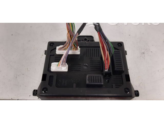 Pojistková skříňka Řídící jednotka BSM 8200652284   Renault Clio III 2007