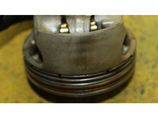 Píst 07L107103R Audi A8 S8 D3 4E