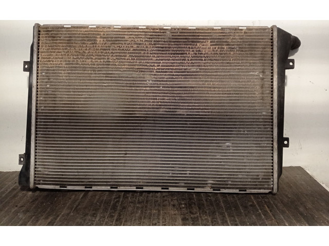 Радиатор охлаждающей жидкости 1K0121251AM Volkswagen Jetta V 2005 - 2010 года