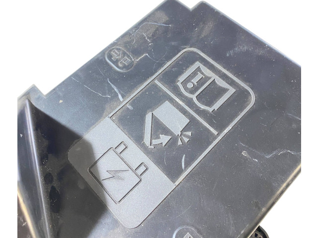 Pojistková skříňka 84180486 Chevrolet Camaro 2020