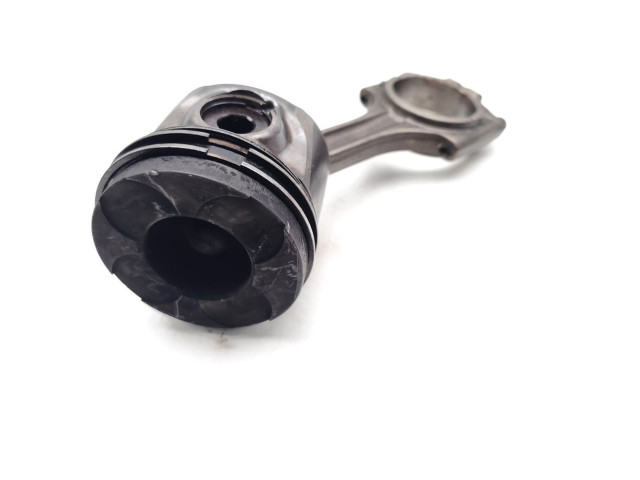 Поршень с шатуном D5244T4 D5244T4 Volvo XC90