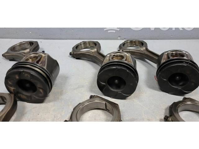 Píst 059J Audi A4 S4 B6 8E 8H