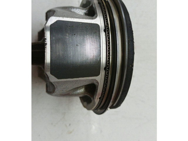  Поршень с шатуном  TFSI, TSI  Skoda Superb B6 (3T)  