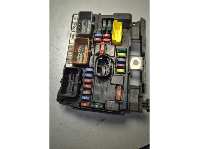 Блок предохранителей 9667199680   Citroen C5    