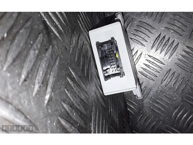 Řídící jednotka 8j0907274 Audi TT Mk1 2006