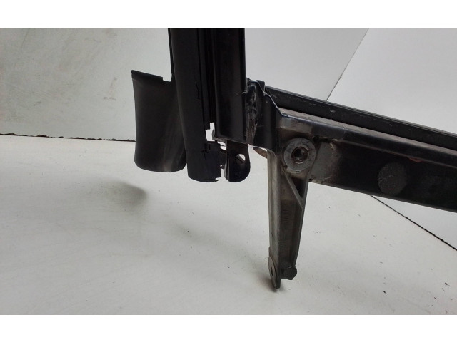 Передняя рамка дверного стекла 8E0837629 Audi A4 S4 B6 8E 8H