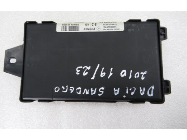 Блок комфорта 8201013757, U118522007F   Dacia Sandero   