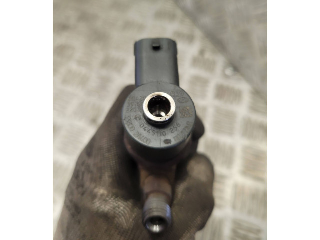 Форсунка 338002A400    Hyundai Getz  D4FA 