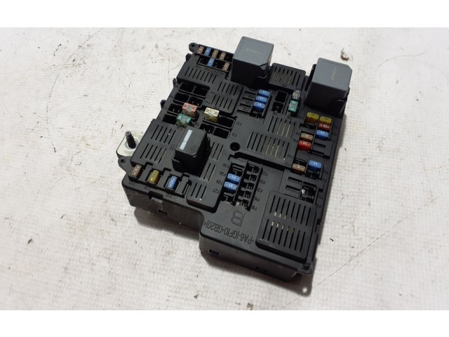 Блок предохранителей 31473770 Volvo S60