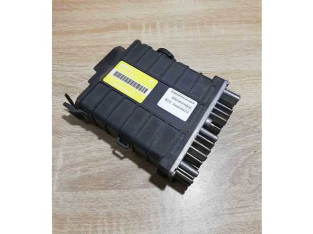 Řídící jednotka 0280000718 Audi 80 90 B3 1986