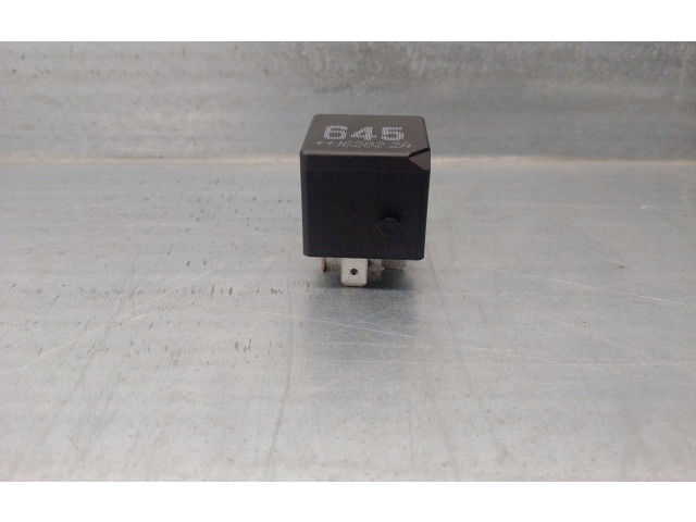 Блок предохранителей 4H0951253A   Audi Q3 8U    