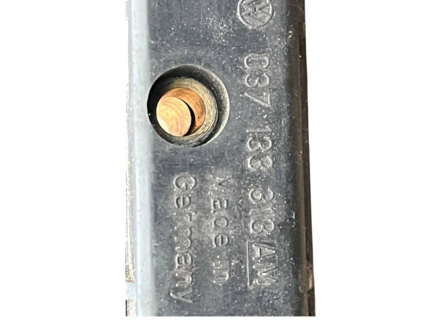 Топливная рампа 037133313 Volkswagen Golf III