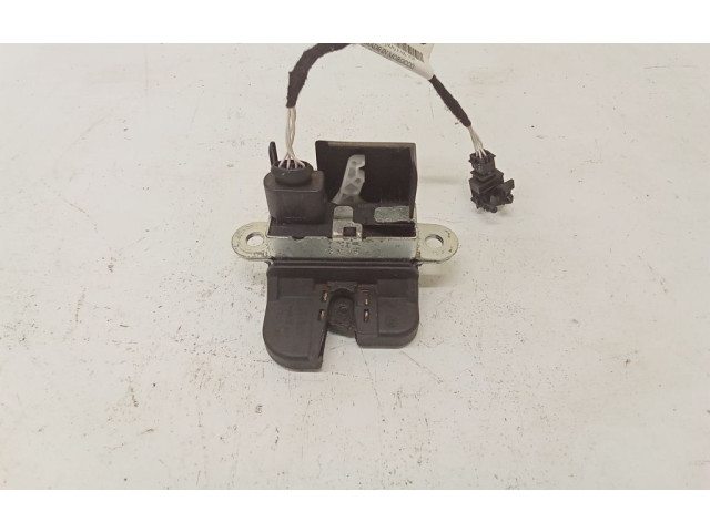 Zámek zadních dveří 2K5827505C Volkswagen Caddy 2018