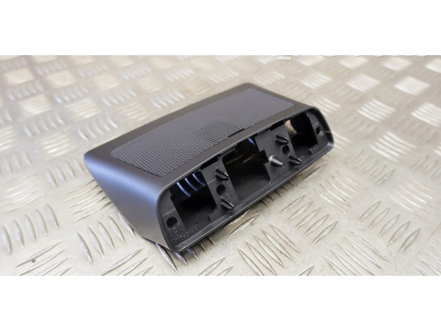 Другая деталь салона