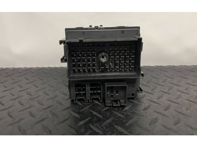 Блок предохранителей  15770992   Chevrolet Tahoe    