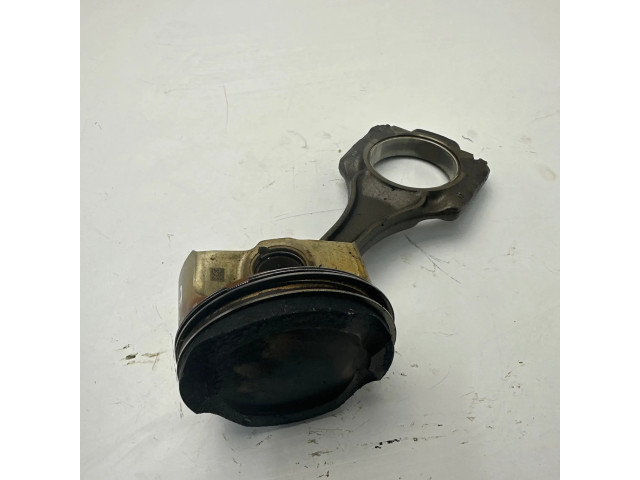 Píst 7646892 BMW 7 F01 F02 F03 F04 pro benzínový motor 4.4 N63