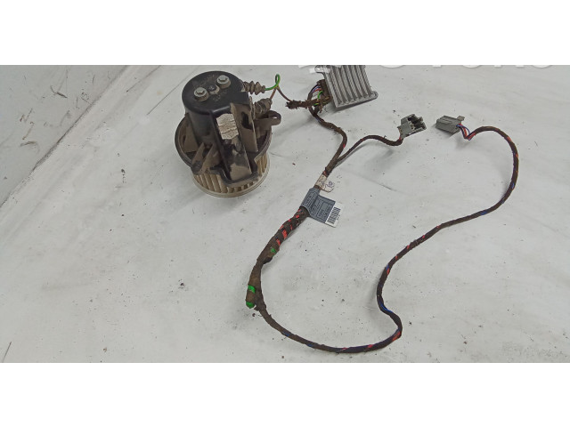 Вентилятор печки    983469U, 30733954   Volvo XC90