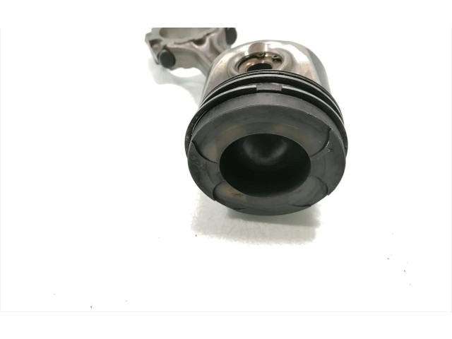 Поршень с шатуном YD22DDTI Nissan X-Trail T30