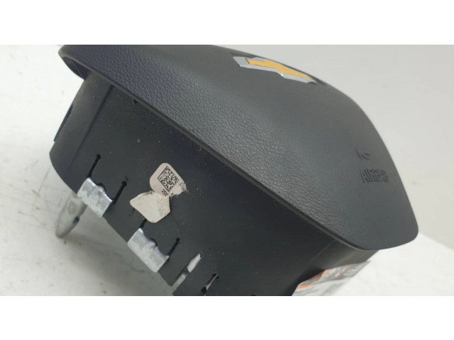 Подушка безопасности водителя 812447597, 84000655   Chevrolet Volt II