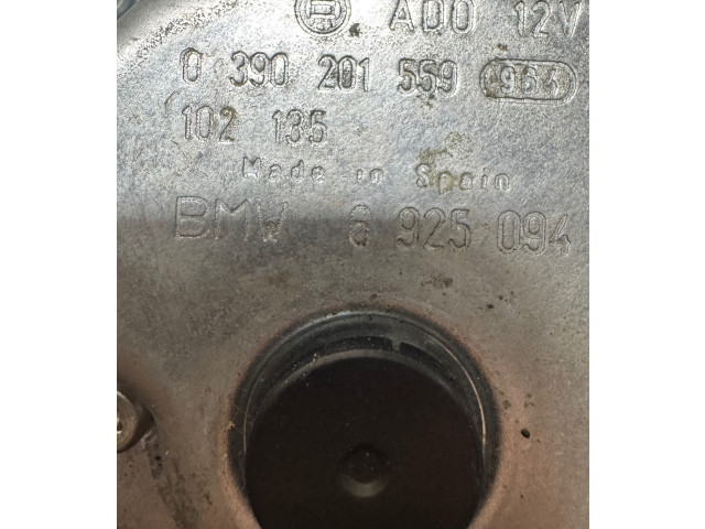 Моторчик заднего дворника 0390201559    BMW 3 E46