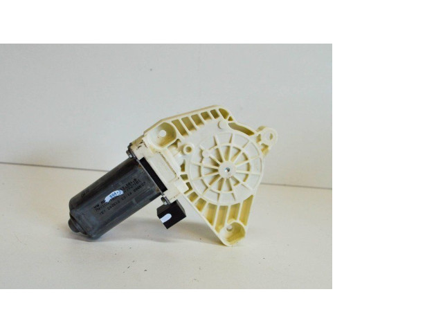 Передний двигатель механизма для подъема окон