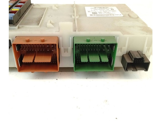 Блок предохранителей 30765624   Volvo V70    