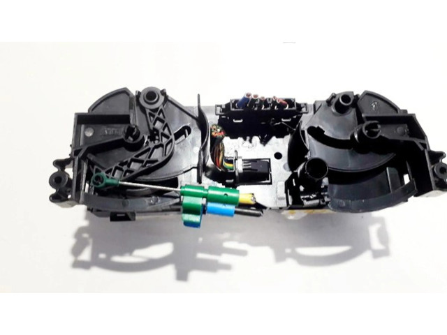 Блок управления климат-контролем 69667016 Mitsubishi Colt