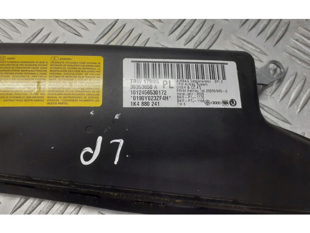 Подушка безопасности водителя 1K4880241 Skoda Octavia Mk2 (1Z)