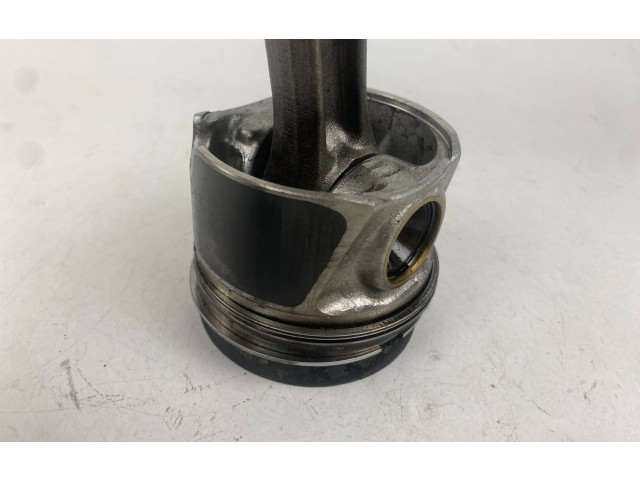 Поршень с шатуном 02604LA, 04LADE Audi A3 S3 8V