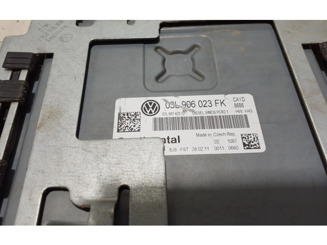 Řídící jednotka 03L906023FK   Volkswagen Caddy 2011