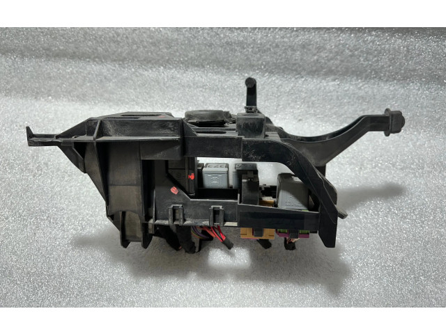 Pojistková skříňka 4M8919605M, 4M8919605M Audi Q7 4M 2017