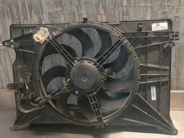 Вентилятор радиатора 52182015 Fiat 500X