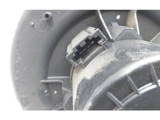 Вентилятор печки    6Q1820015C   Volkswagen Polo IV 9N3